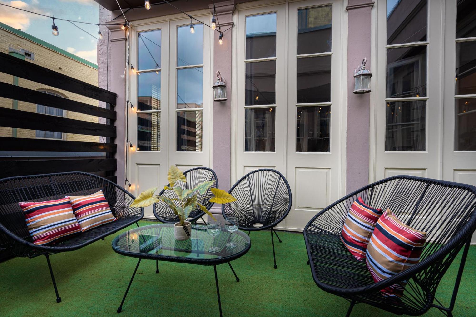 The Alexandre Hotel New Orleans Exterior photo